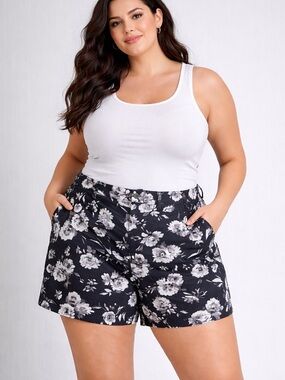 Gloria Vanderbilt Women's Floral Shorts Black White Size 16
High Rise